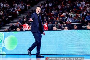 卢伟：这场球对我们很困难 感谢球员 他们的精神贯穿了整个比赛