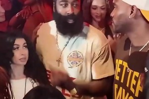 应该还可以吧！詹姆斯：膝盖有点软，检查一下看能否在打10年。